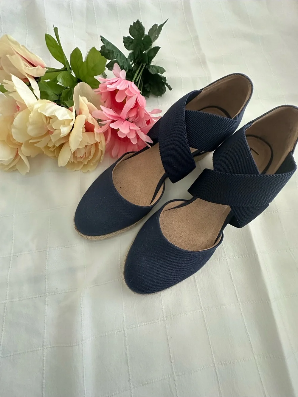 Life Stride BRAND NEW Women's Navy Cross-Strap Espadrilles!